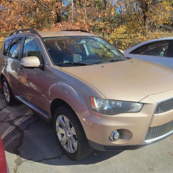 automóvil tipo camioneta 4x4 SUV en buen estado