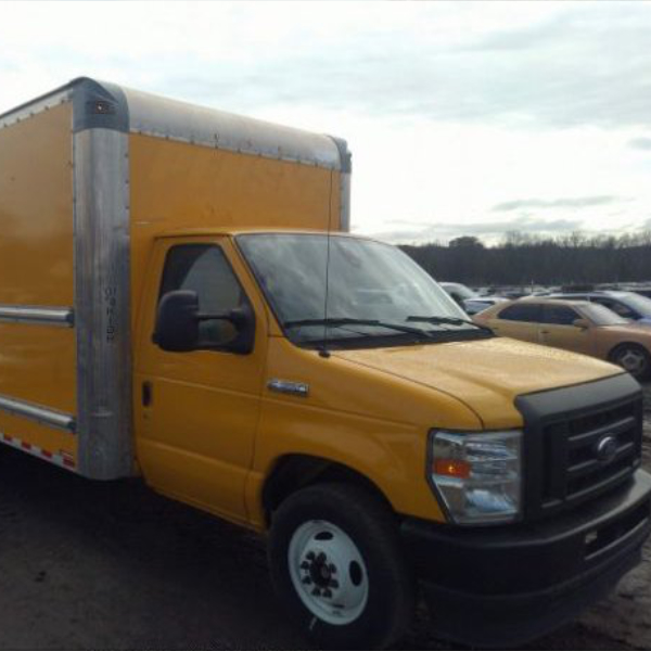 Camión para reparto de alimentos o mercancía con cajón refrigerado